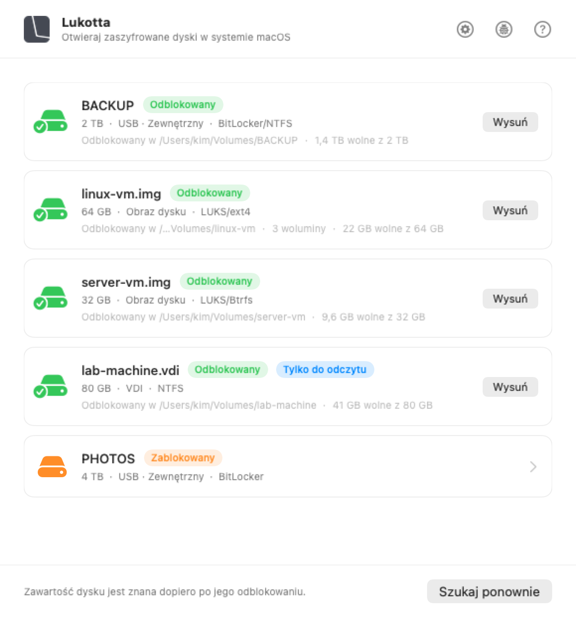 Okno programu Lukotta na macOS z listą dysków podłączonych do komputera Mac i tym, co każdy z nich zawiera.